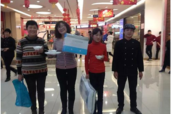 元宵節(jié)最熱鬧的地方在哪里，就在洛茲廣場(chǎng)三樓美食城